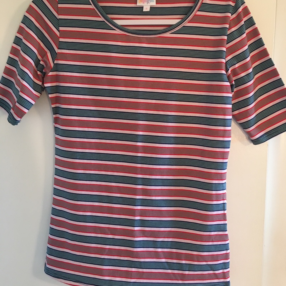 Lularoe short sleeve shirt, EUC